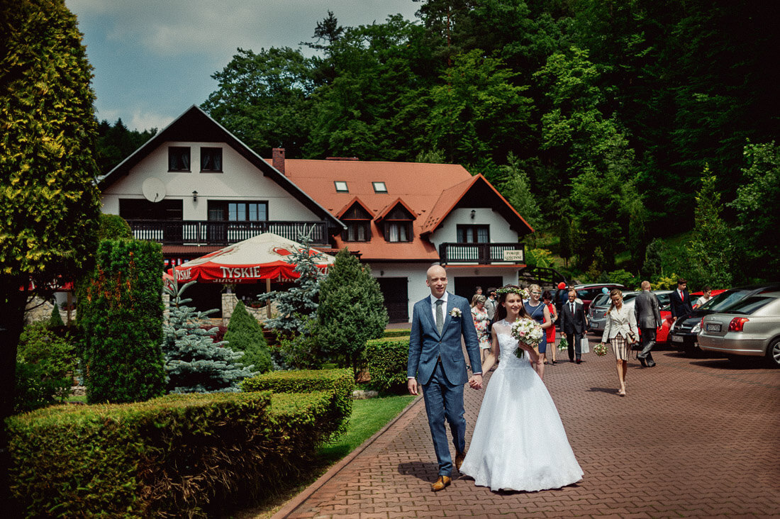 Para Młoda idzie na ślub, Fotograf ślubny i weselny Olkusz, Kraków, Małopolska, Zdjęcie z reportażu ślubnego