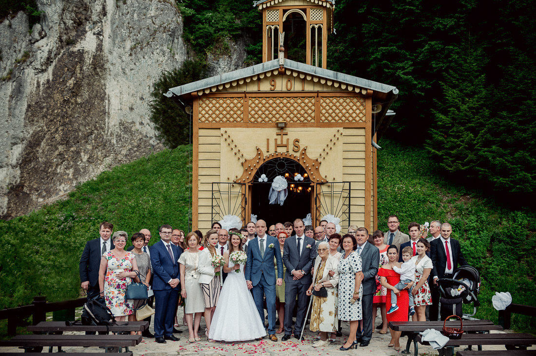 Zdjęcie grupowe Kaplica "Na wodzie", Fotografia ślubna Olkusz, Kraków, Małopolska, Reportaż zdjęciowy Olkusz, Kraków, Małopolska