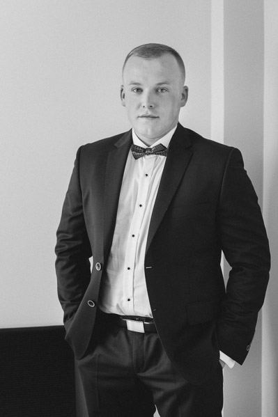 Fotograf ślubny Olkusz - Sfotografowani Marcin Pluta Portret Pana Młodego, Fotograf na wesele, Fotograf ślubny na wesele