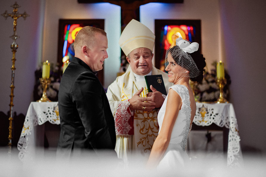 Fotograf ślubny Olkusz - Sfotografowani Marcin Pluta Uśmiech Pary Młodej, Najlepszy fotograf ślubny, Nowoczesny reportaż ślubny