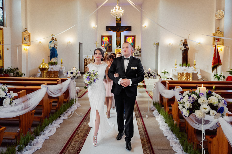 WYjście z kościoła, Zdjęcia ślubne Olkusz, Fotograf na wesele