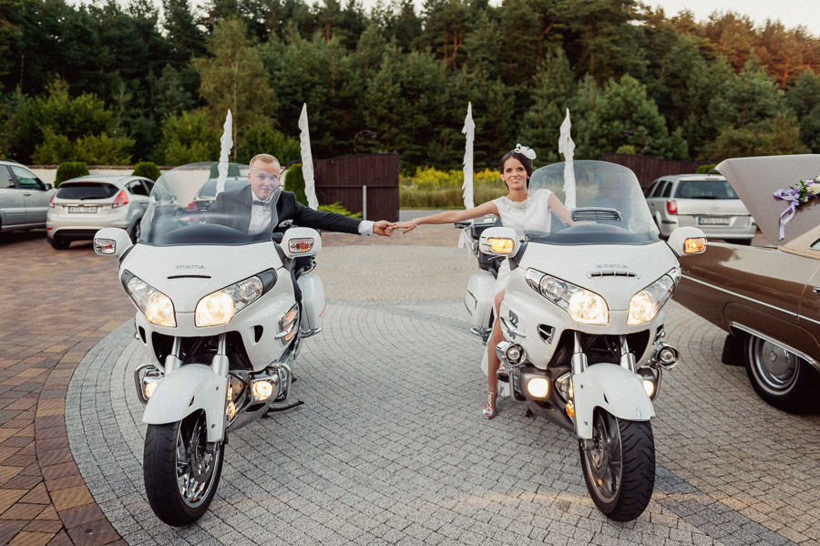 Fotografia Ślubna Olkusz - Sfotografowani Marcin Pluta Na motorach, Naturalne reportaże ślubne, Sesja ślubna