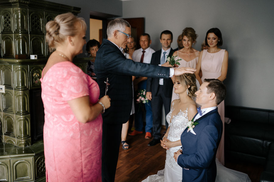 Zdjęcia ślubne Kraków - Sfotografowani Marcin Pluta Ojciec błogosławi syna, Zdjęcia ślubne, Fotograf na wesele