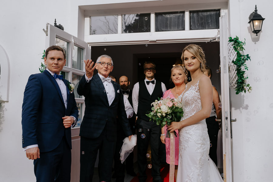 Zdjęcia ślubne Kraków - Sfotografowani Marcin Pluta Powitanie gości weselnych, Zdjęcia ślubne Kraków, Fotograf na wesele