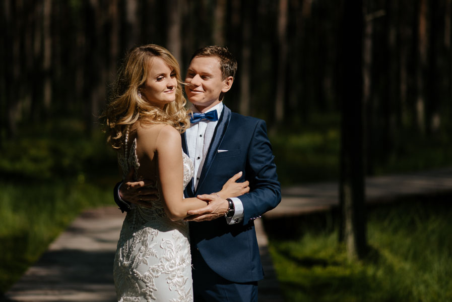Fotograf ślubny Kraków - Sfotografowani Marcin Pluta Las i słońce, Zdjęcia z wesela, Najlepszy fotograf ślubny