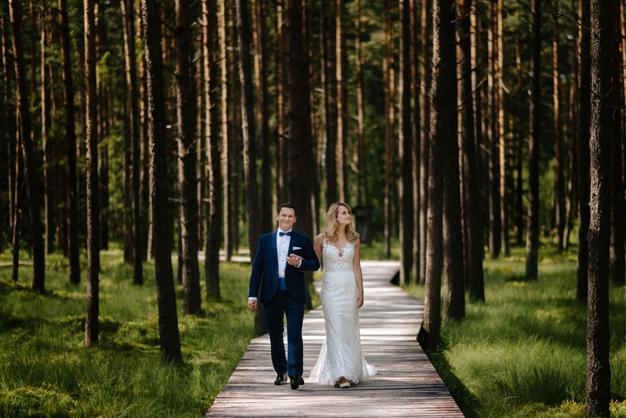 Fotograf ślubny Kraków - Sfotografowani Marcin Pluta Spacer po lesie, Fotografia Kraków, Oczepiny, Kraków zdjęcia ślubne