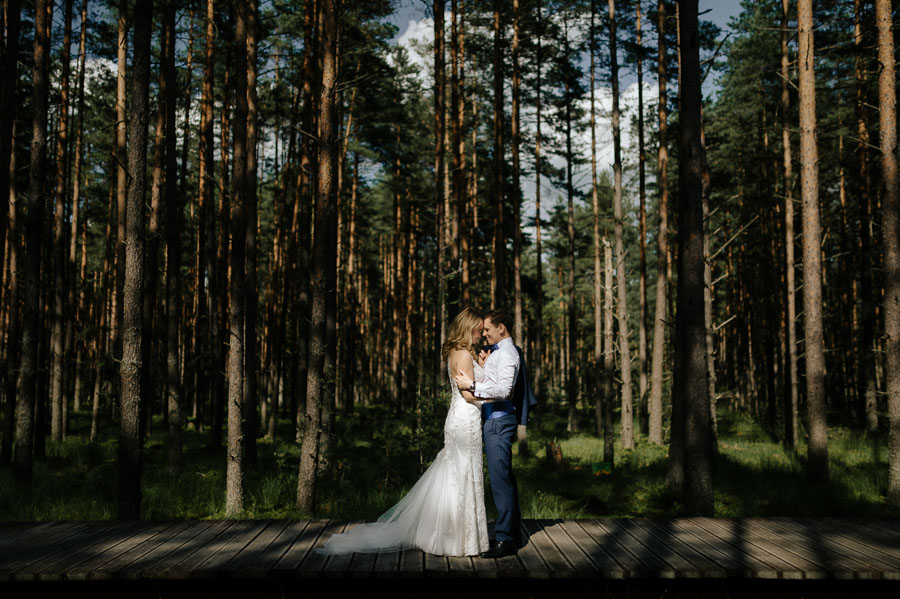 Fotograf ślubny Kraków - Sfotografowani Marcin Pluta Sesja plenerowa w lesie, Plener ślubny, Zakochana Para młoda, Romantyczne sesje ślubne