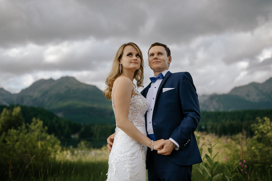 Fotograf ślubny Kraków - Sfotografowani Marcin Pluta Para Młoda nad jeziorem, Wyjątkowe chwile na zdjęciach, Fotograf ślubny