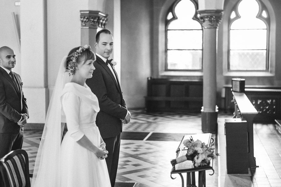 Para Młoda w kościele, Zdjęcia ślubne, Dobre zdjęcia ślubne