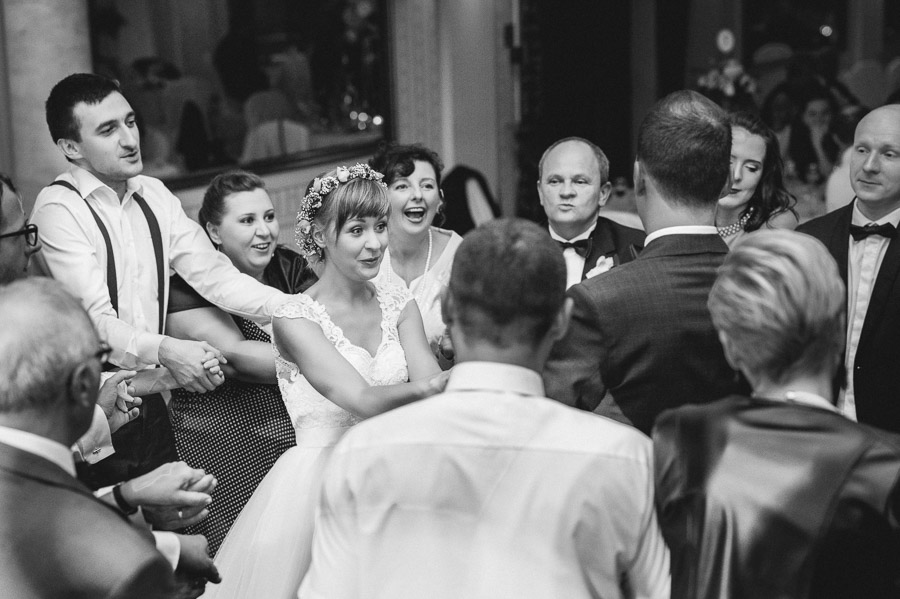 Para Młoda bawi się, Fotografia Śląskie, Fotograf na wesele