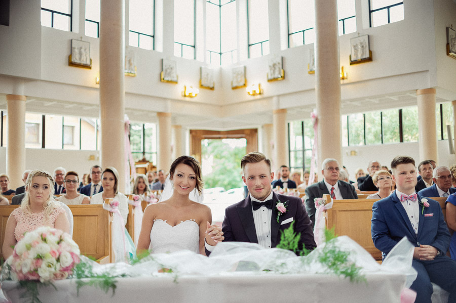 Fotografia Ślubna Śląsk - Sfotografowani Marcin Pluta ościół pw. św. Elżbiety Węgierskiej w Częstochowie, Fotograf na ślub, Reportaż zdjęciowy ze ślubu