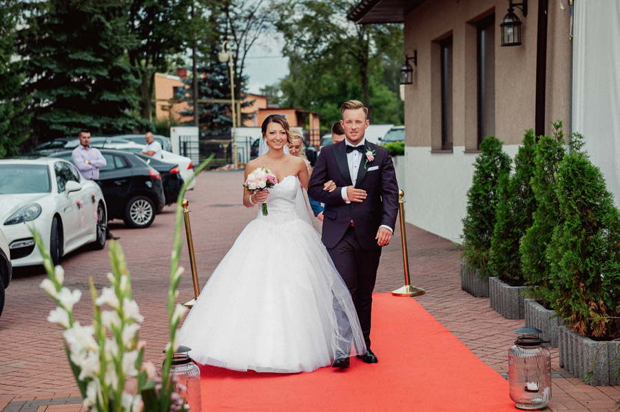 Fotograf ślubny Śląsk - Sfotografowani Marcin Pluta Wejście na salę, Najlepszy fotograf ślubny, Nowoczesny reportaż ślubny