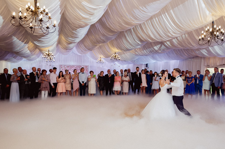Fotograf ślubny - Jak zaplanować pierwszy taniec Fotograf ślubny - Jak zaplanować pierwszy taniec