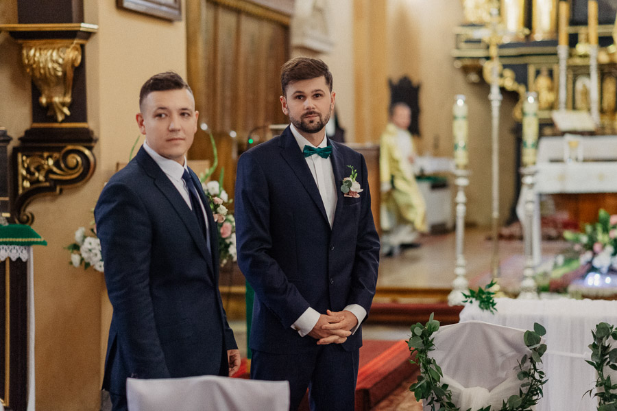 Pan Młody z świadkiem, Dobry fotograf ślubny Olkusz, Fotografia okolicznościowa