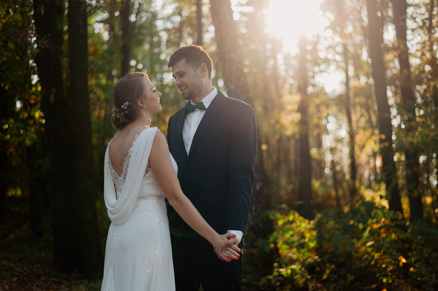 Piękne światło na zdjęciach ślubnych, Fotografia ślubna plenerowa