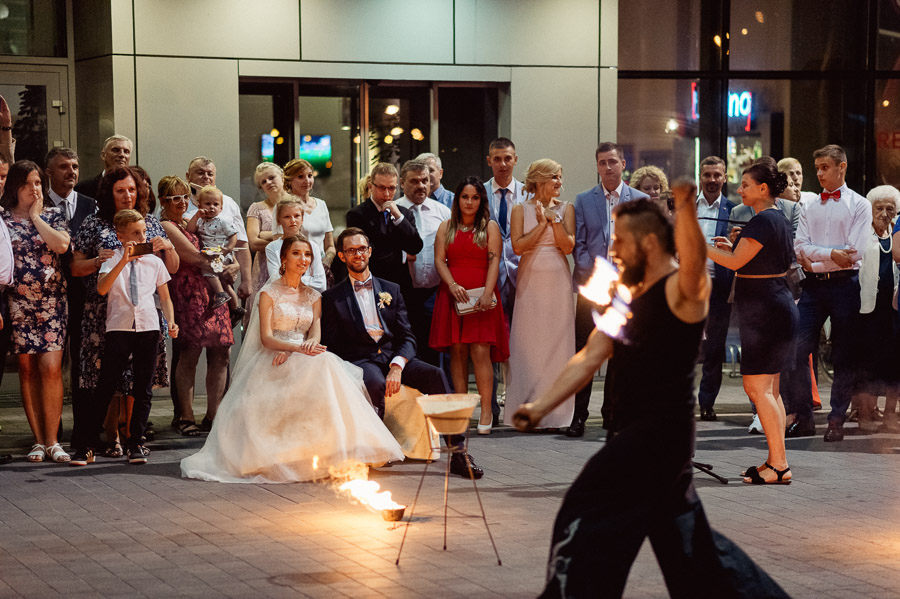 Fotograf ślubny Kraków - Sfotografowani Marcin Pluta Pokaz ognia, Zdjęcie ślubne, Romantyczna sesja weselna