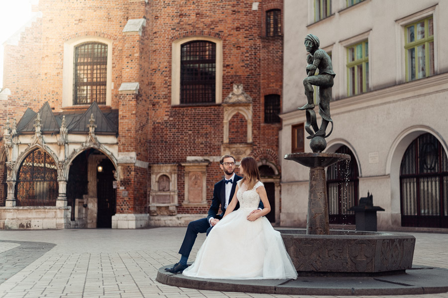 Sesja plenerowa Kraków Stare Miasto, Romantyczna sesja ślubna, Sfotografowani reportaż ślubny