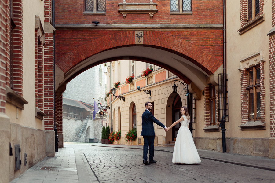 Fotografia Ślubna Kraków - Sfotografowani Marcin Pluta Spacer po Krakowie, Romantyczna sesja ślubna Kraków, Reportaż z pleneru ślubnego