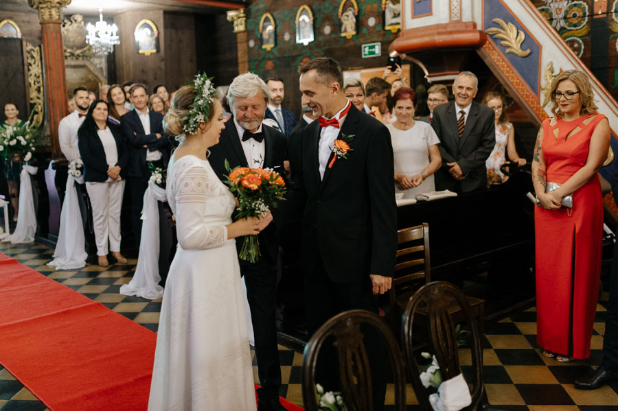 Fotograf ślubny Małopolska - Sfotografowani Marcin Pluta Przekazanie Pani Młodej przez ojca, Dobry fotograf ślubny Małopolska, Fotografia okolicznościowa