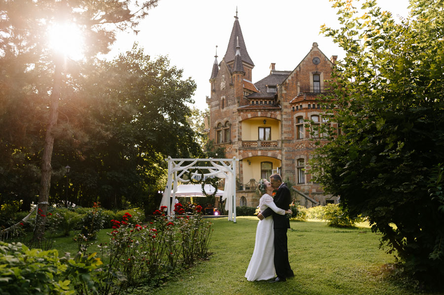 Fotografia Ślubna Małopolska - Sfotografowani Marcin Pluta Pałac Żeleńskich Grodkowice i Para Młoda, Najlepszy fotograf ślubny Małopolska, Romantyczna sesja Małopolska