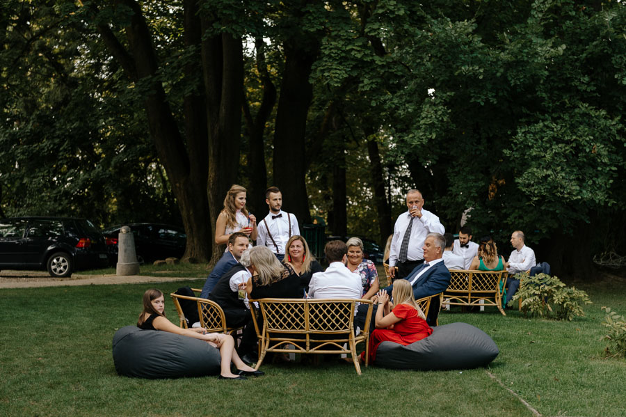 Goście na ogrodzie, Fotografia Małopolska, Fotograf na wesele