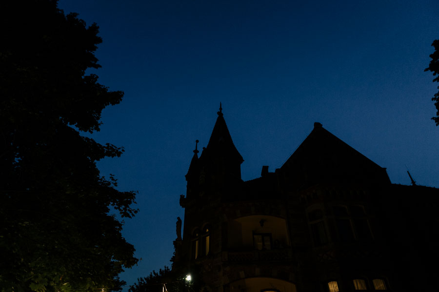 Pałac Żeleńskich w nocy, Fotografia ślubna Małopolska, Zdjęcia z wesela