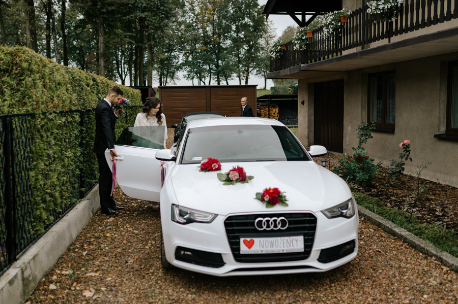 Samochód do ślubu, Auto na ślub, Fotografia w dniu ślubu