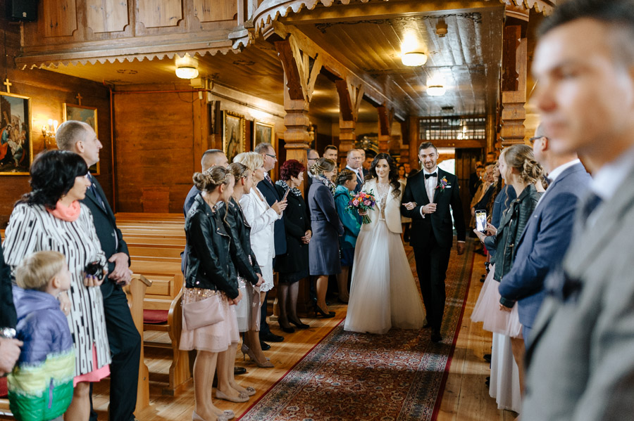 Wejście do kościoła, Ślub na śląsku, Piękny kościołek, Fotograf Marcin Pluta
