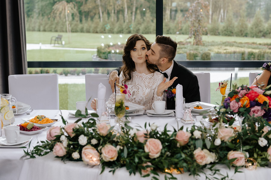 Zdziwienie Pani Młodej, Buziak dla Pani Młodej, Fotografia ślubna Śląskie