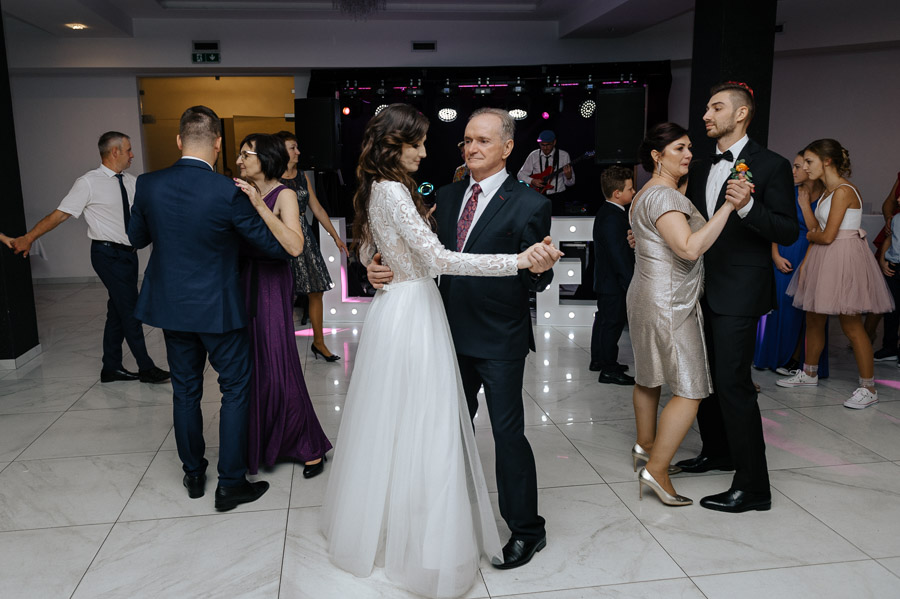 Taniec z rodzicami podczas wesela, Fotograf ślubny Śląsk