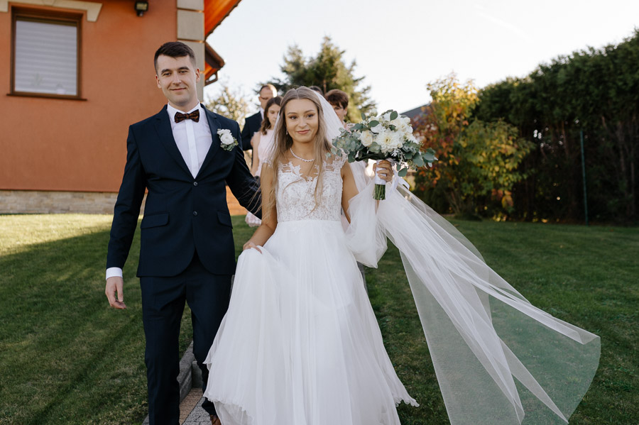 Fotograf ślubny Kraków - Sfotografowani Marcin Pluta Wyjście z domu wesele, Fotograf na ślub, Galeria fotografii ślubnej