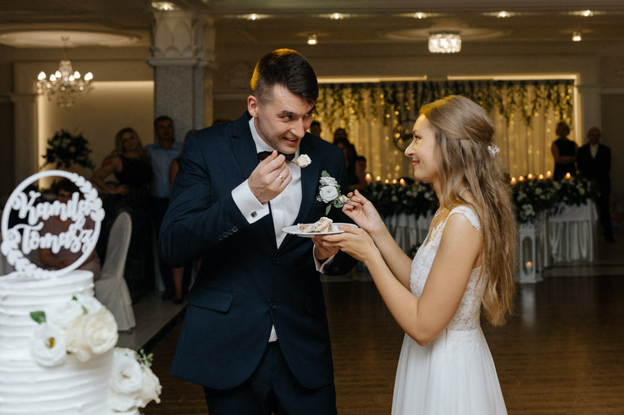 Fotografia Ślubna Kraków - Sfotografowani Marcin Pluta Para Młoda i tort, Fotografia weselna, Fotograf dobry na wesele