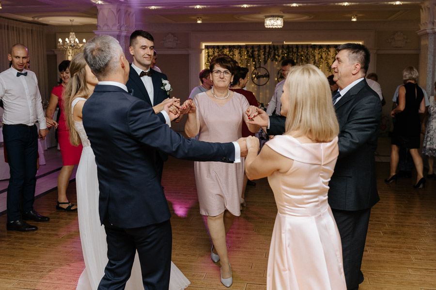 Fotografia Ślubna Kraków - Sfotografowani Marcin Pluta Taniec z rodzicami, Wesele Kraków fotograf, Fotografia ślubna Kraków