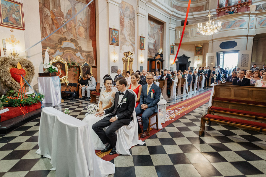 Fotograf ślubny Olkusz - Sfotografowani Marcin Pluta Ślub w kościele, Ślubny reportaż naturalny, Olkusz zdjęcia ślubne