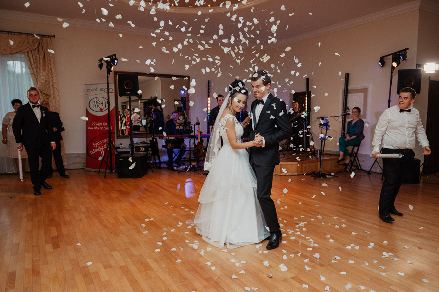 Fotografia Ślubna Olkusz - Sfotografowani Marcin Pluta Pierwszy taniec, Najlepszy fotograf ślubny Olkusz, Romantyczna sesja Olkusz