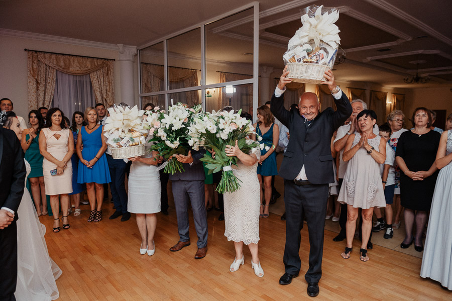 Fotografia Ślubna Olkusz - Sfotografowani Marcin Pluta Tata Pani Młodej szaleje, Najlepsze zdjęcia ślubne, Fotograf na ślub kościelny