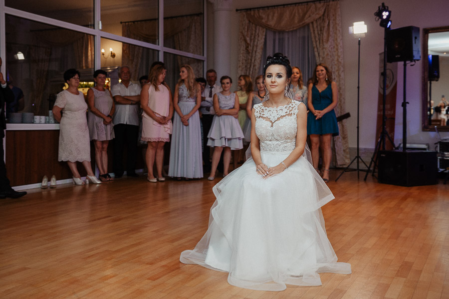 Fotograf ślubny Olkusz - Sfotografowani Marcin Pluta Panna Młoda na weselu, Fotografia Olkusz, Oczepiny, Olkusz zdjęcia ślubne