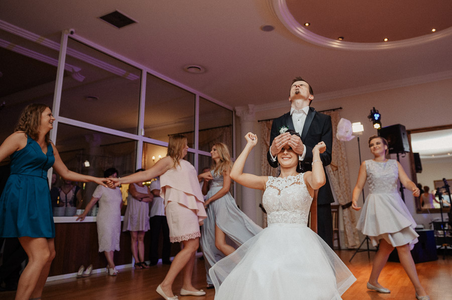 Fotografia Ślubna Olkusz - Sfotografowani Marcin Pluta Oczepiny ślubne, Sesja weselna, Romantyczna sesja ślubna