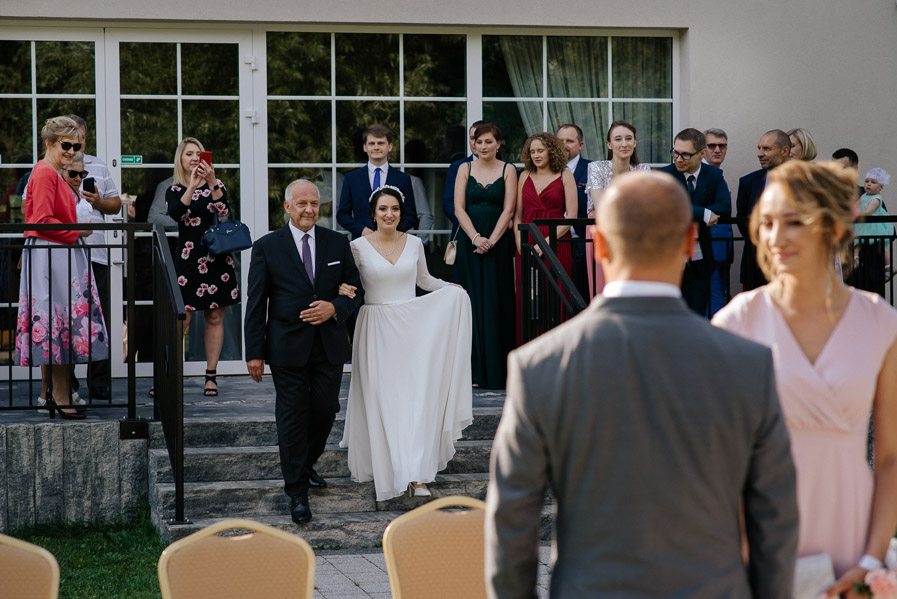 Fotografia Ślubna Olkusz, Dworek w Kluczach - Sfotografowani Marcin Pluta Powitanie Pary Młodej, Profesjonalna Fotografia ślubna, Doskonały Fotograf ślubny