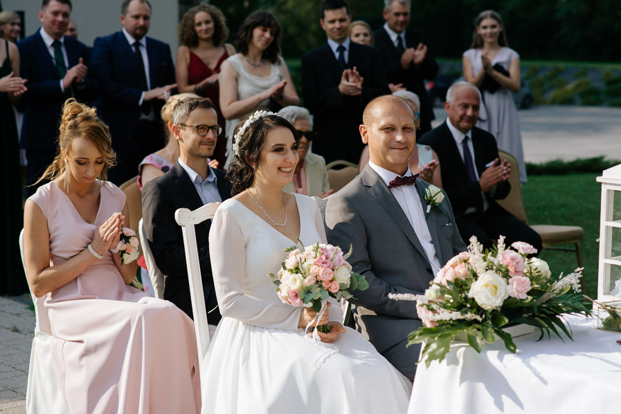 Ślub cywilny w Dworku nad Rozlewiskiem, Klucze - Sfotografowani Marcin Pluta Ślub cywilny w Dworku nad Rozlewiskiem, Piękna sesja ślubna