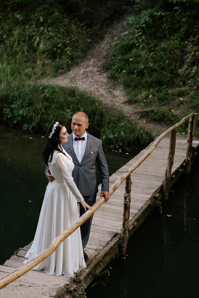 Fotografia Ślubna Olkusz, Klucze - Sfotografowani Marcin Pluta Klucze staw czerwony sesja ślubna, Naturalny plener ślubny, Sfotografowani