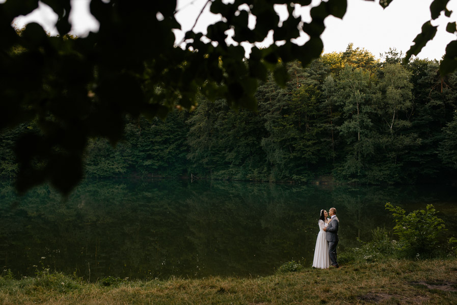 Fotografia Ślubna Olkusz, Klucze - Sfotografowani Marcin Pluta Klucze staw zielony sesja ślubna Fotografia Pary Młodej w plenerze, Sesja sensualna