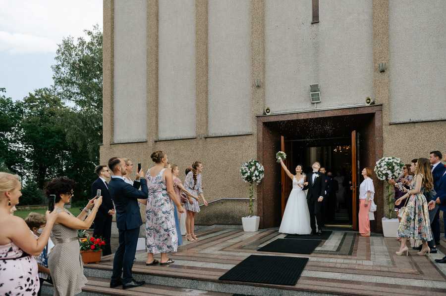 Wyjście z kościoła, Kościół Rzymskokatolicki Pw. Opatrzności Bożej