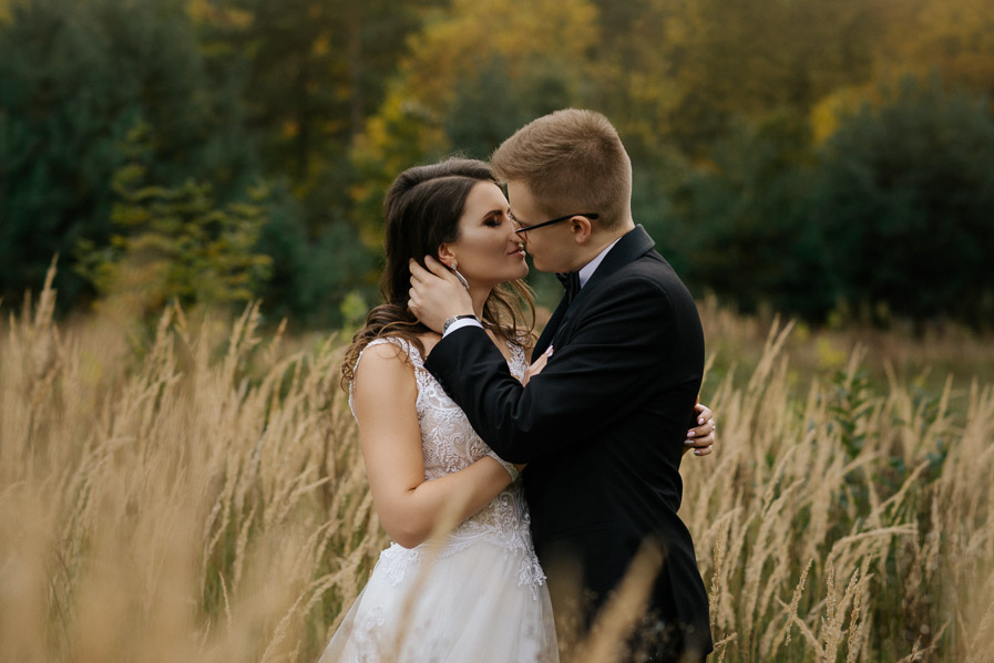 Fotograf ślubny Częstochowa - Sfotografowani Marcin Pluta Pocałunek, Fotografia ślubna plenerowa