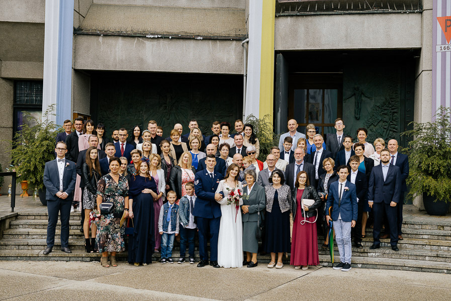 Zdjęcie grupowe po ślubie Bielsko Biała