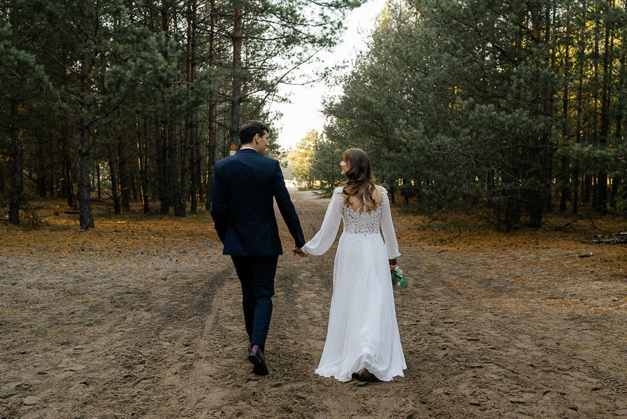 Sesja ślubna w lesie