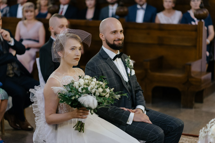 Fotografia Ślubna Małopolska - Sfotografowani Marcin Pluta Para Młoda w kościele, Fotografia w dniu ślubu, Naturalna fotografia ślubna