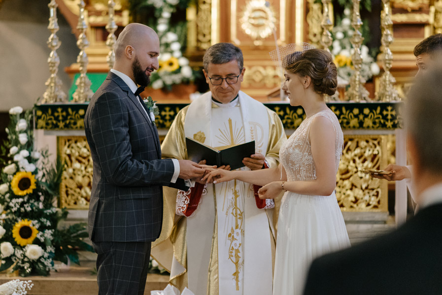 Fotografia Ślubna Małopolska - Sfotografowani Marcin Pluta Zakładanie obrączek, Fotografia ślubów i wesel, Fotograf na każde wesele