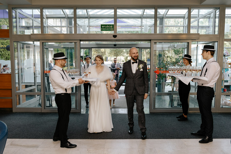 Fotograf ślubny Małopolska - Sfotografowani Marcin Pluta Hotel Perła Południa, Wejście na sale, Fotografia weselna, Piękne kadry ślubne