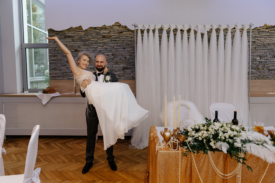 Fotografia Ślubna Małopolska - Sfotografowani Marcin Pluta Powitanie Pary Młodej, Fotograf na wesele Małopolska, Zdjęcia z wesela